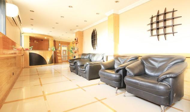 أحمد أباد Hotel Yellow Lime المظهر الخارجي الصورة