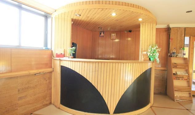 أحمد أباد Hotel Yellow Lime المظهر الخارجي الصورة