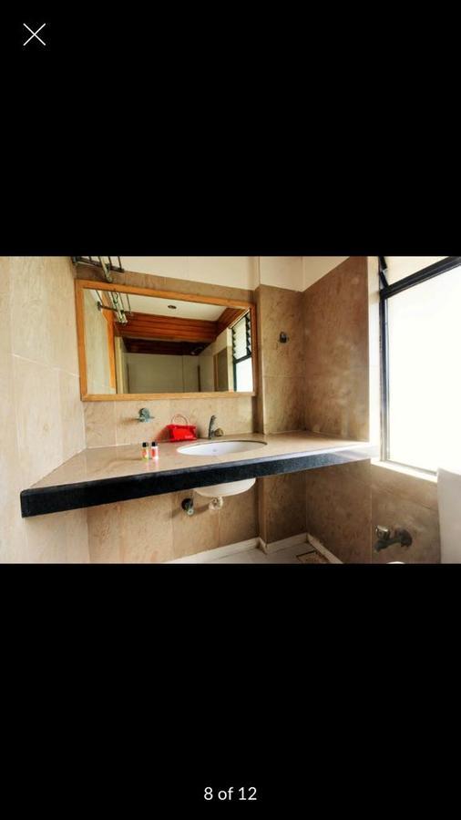 أحمد أباد Hotel Yellow Lime المظهر الخارجي الصورة