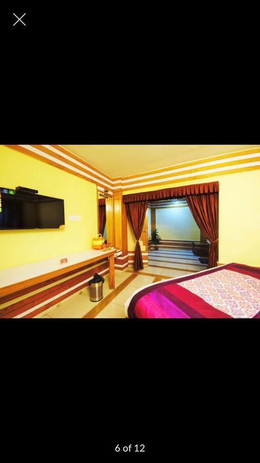 أحمد أباد Hotel Yellow Lime المظهر الخارجي الصورة